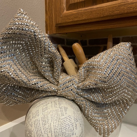 Stylish Tan and Silver Bow Headband - Picture 3 of 5